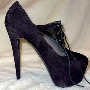 Just Fab Very High Heel Mesh and Tie Up Shoes. Size 10
